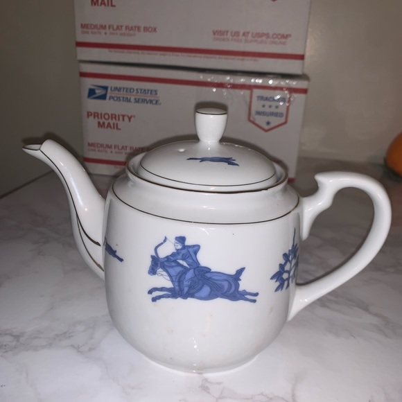 Vintage Made in Taiwan Tea Pot - Picture 12 of 12